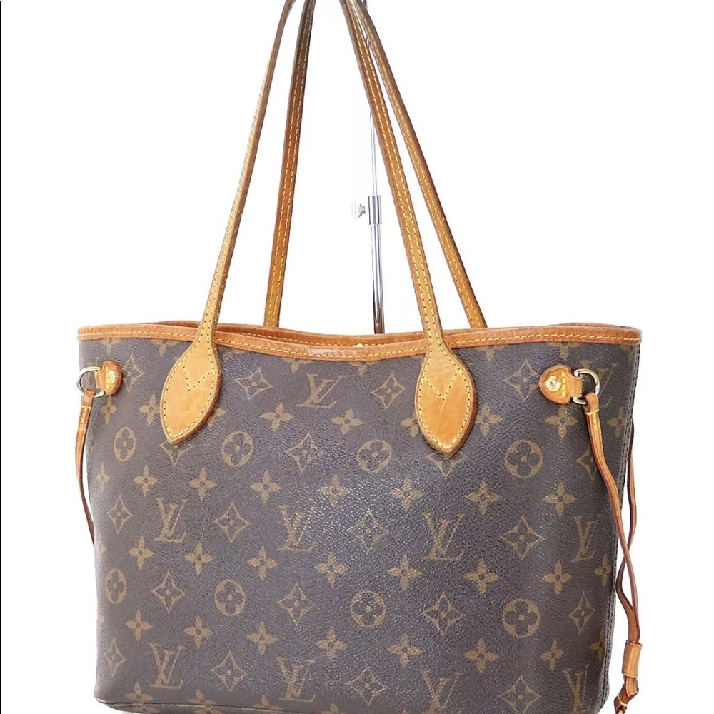 Louis Vuitton Neverfull Pm NO LOW BALL OFFERS ACCEPTED.